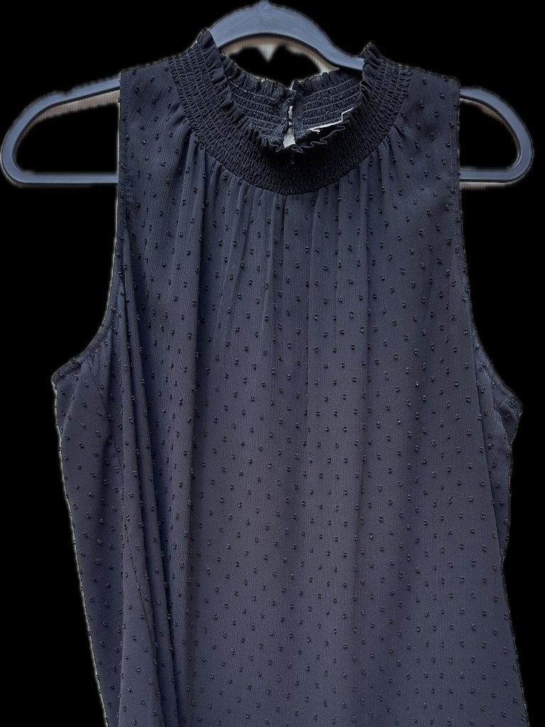Sleeveless Lightweight Blouse With Exquisit Fabric Detailing